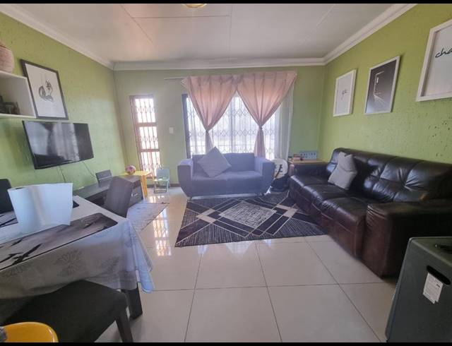 2 BEDROOM TOWNHOUSE FOR SALE IN BRACKENDOWNS